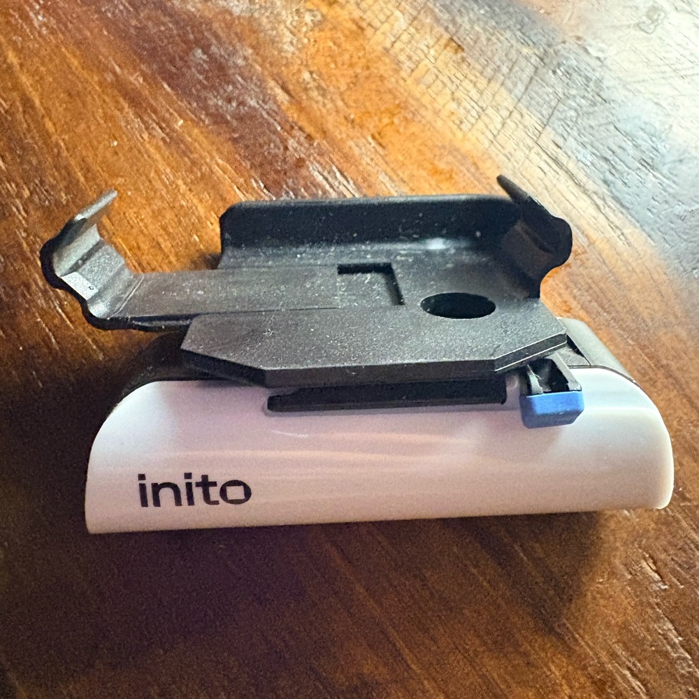 inito White Device with Black Mount